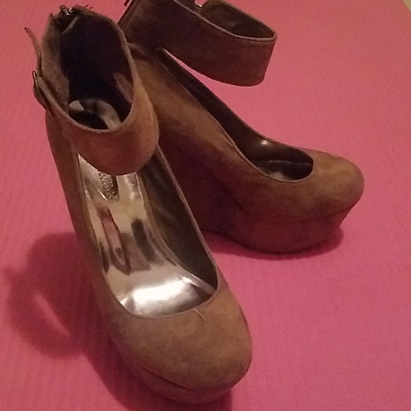 Wedges with strap - Picture 3 of 5